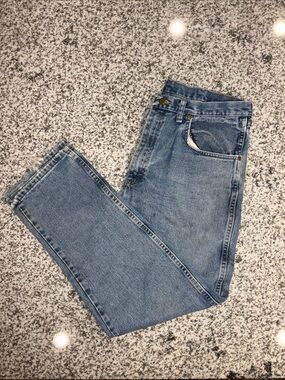 Wrangler Men's Light Blue Straight-Leg Jeans